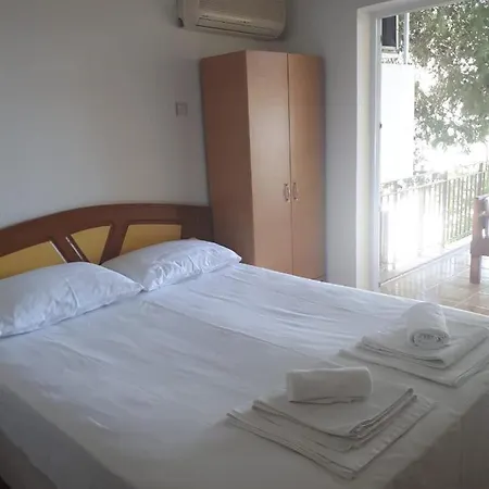 Quarto em Acomodações Particulares Martili Lara *