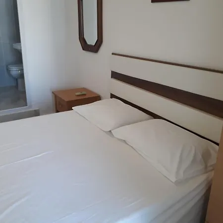 Quarto em Acomodações Particulares Martili Lara *